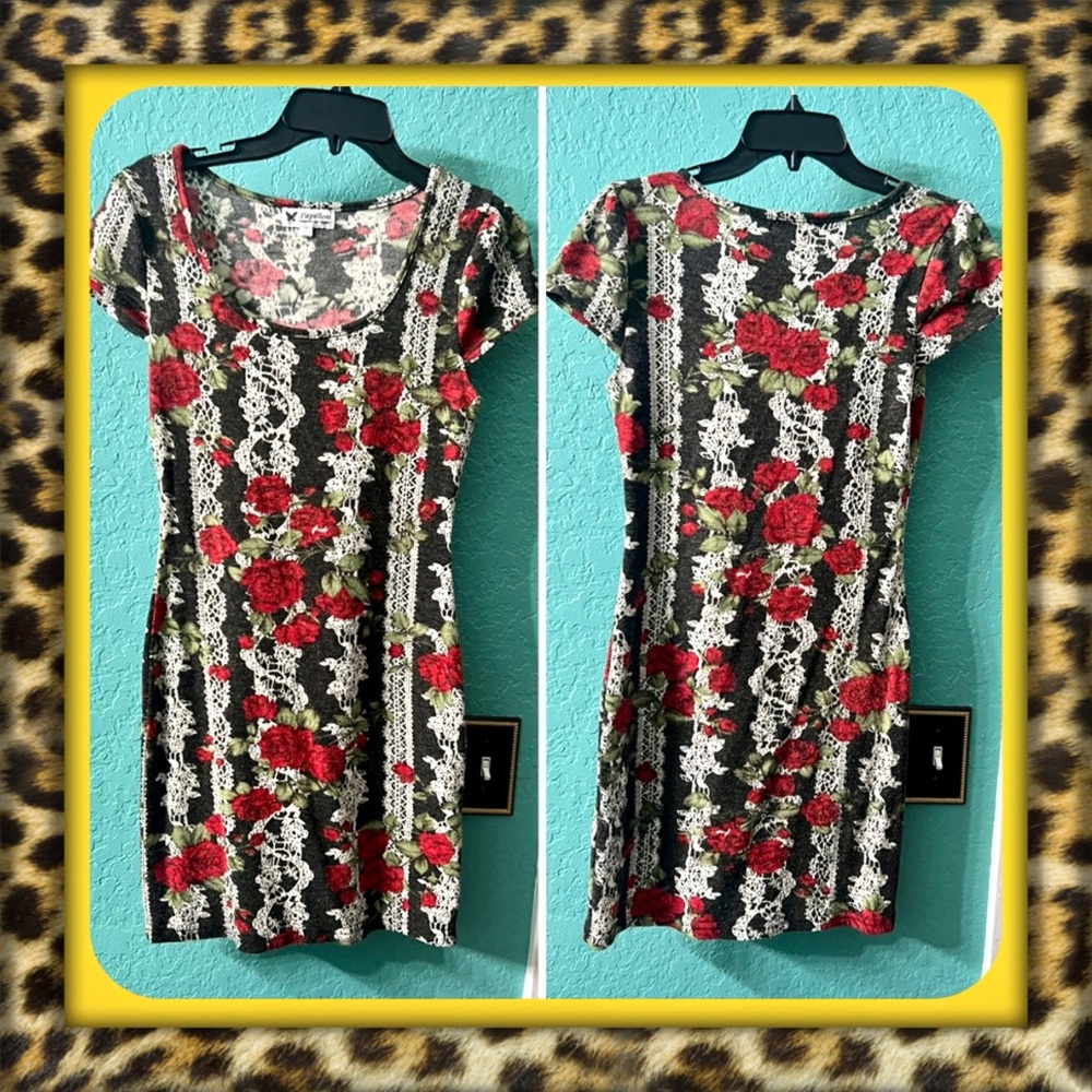 👑✅PRICE FIRM✅ Black Red Rose Floral Mini Body Con Dress